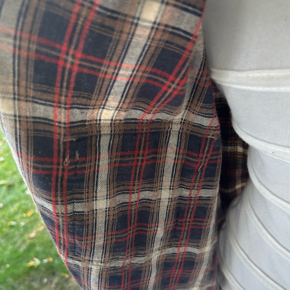 CARBON2COBALT Plaid flannel Button-Up Shirt - Picture 5 of 6